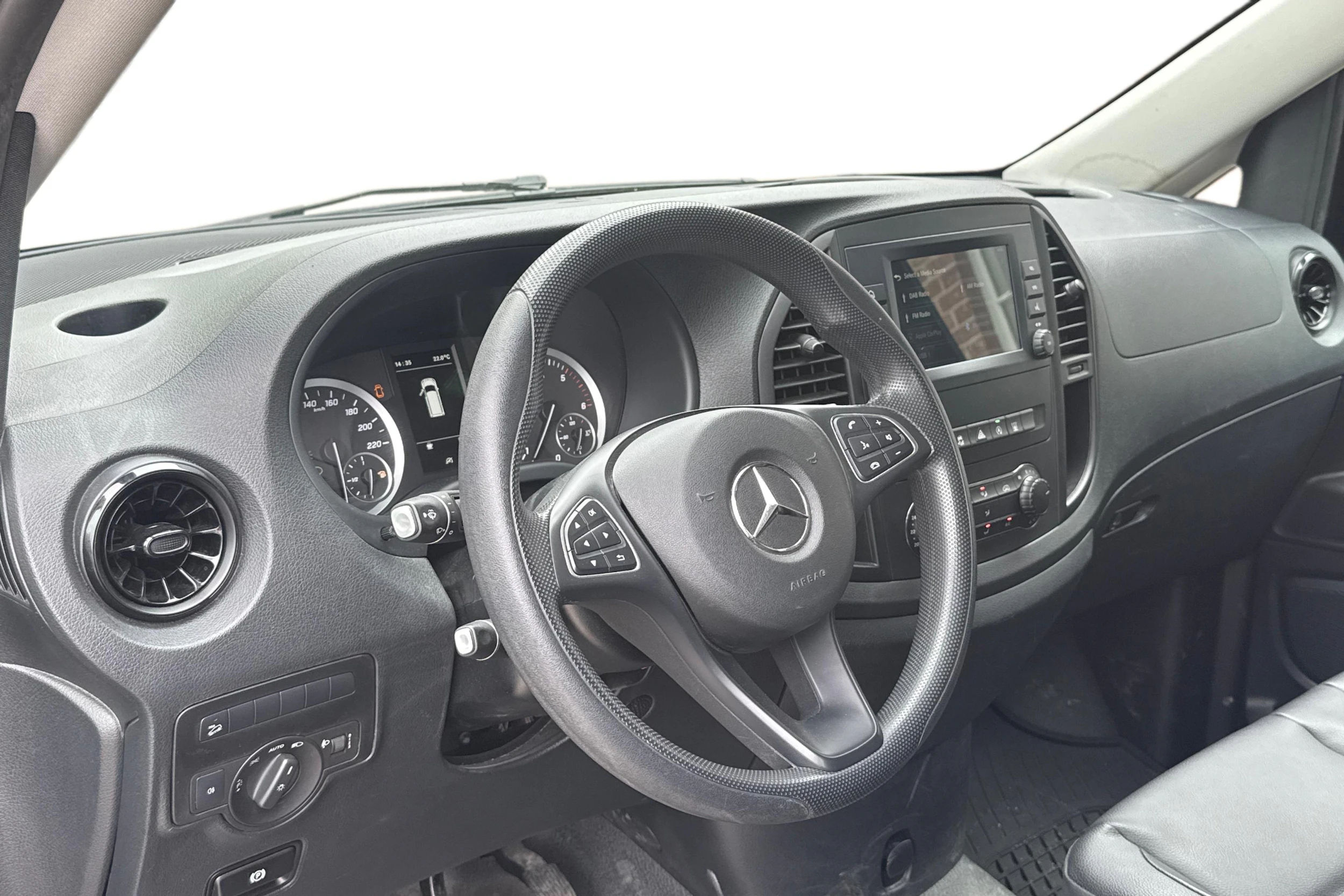 musta Mercedes-Benz Vito 2022 kuva 3.