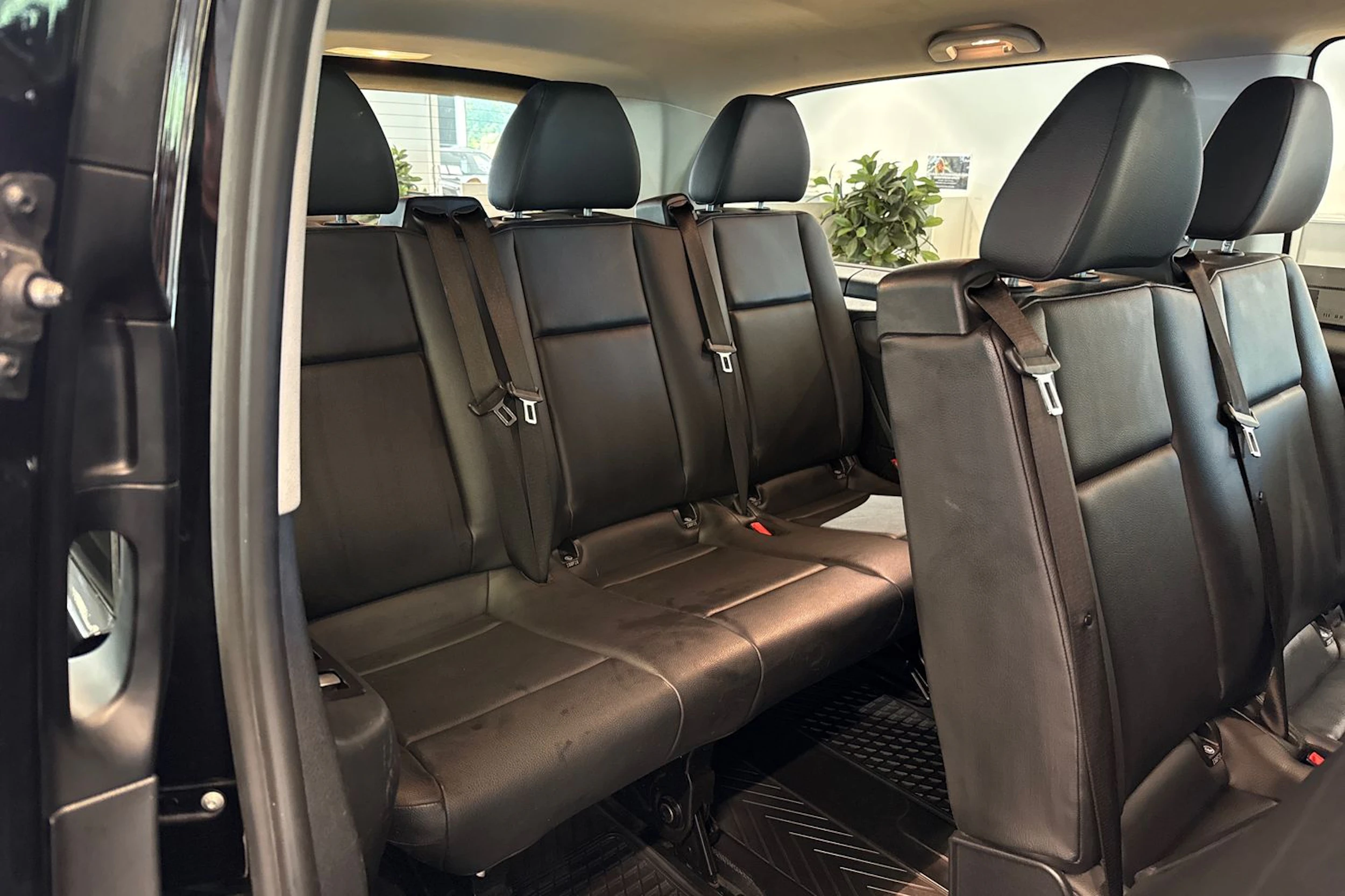 musta Mercedes-Benz Vito 2023 kuva 18.