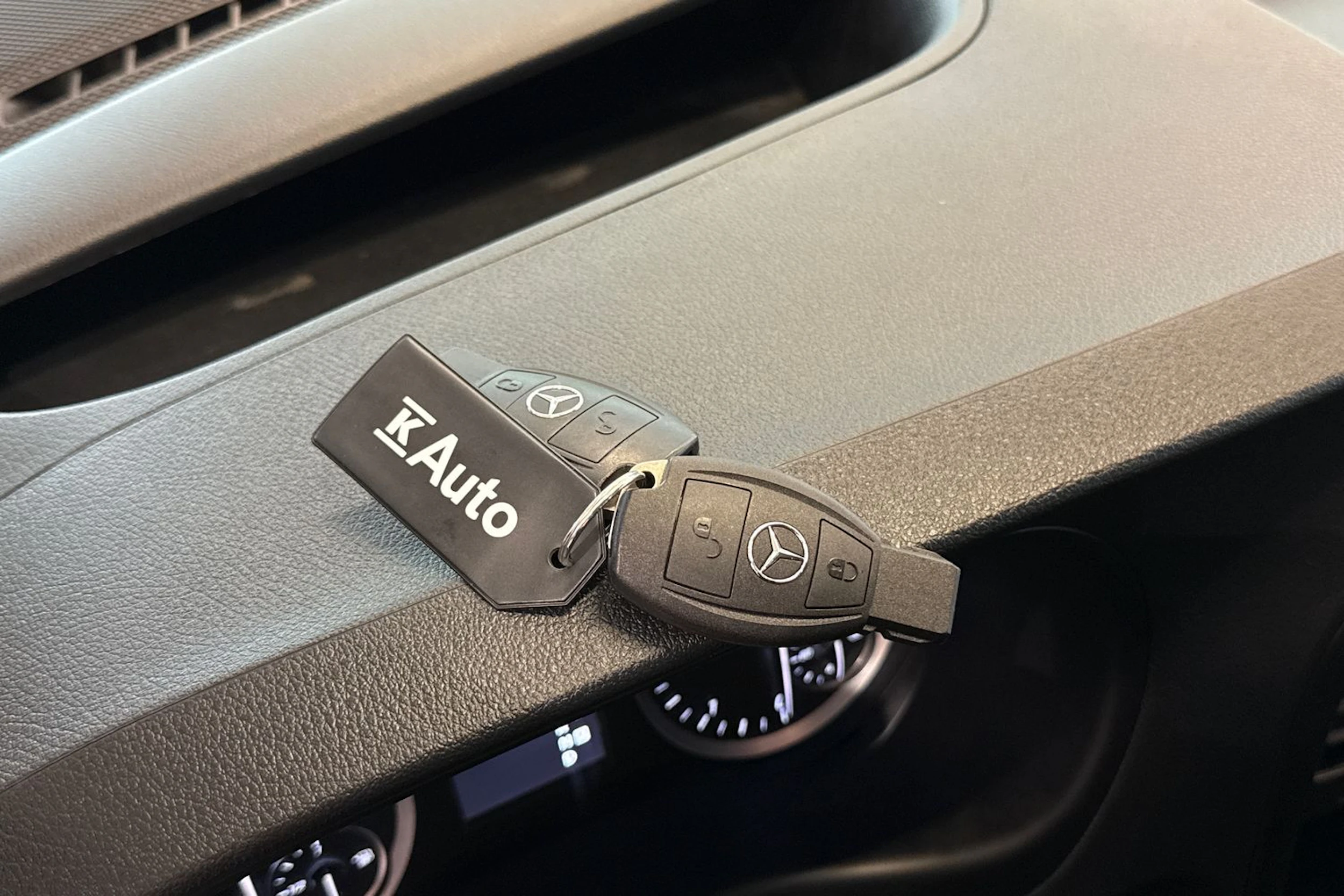 musta Mercedes-Benz Vito 2023 kuva 20.