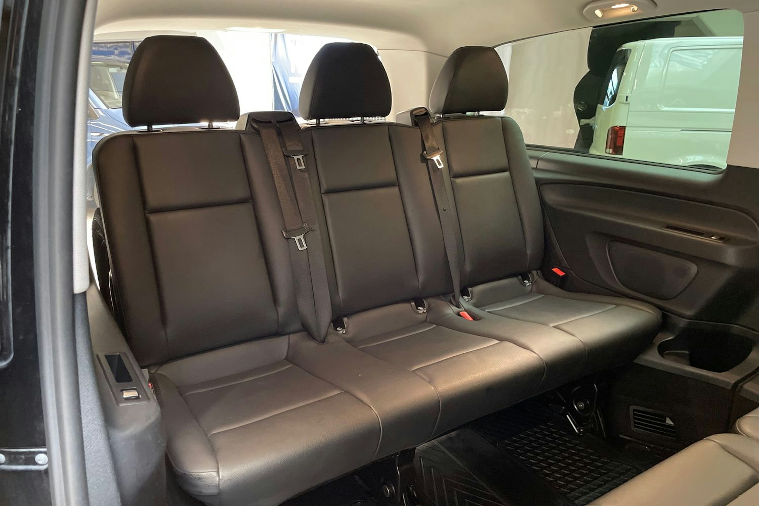 musta Mercedes-Benz Vito 2023 kuva 13.