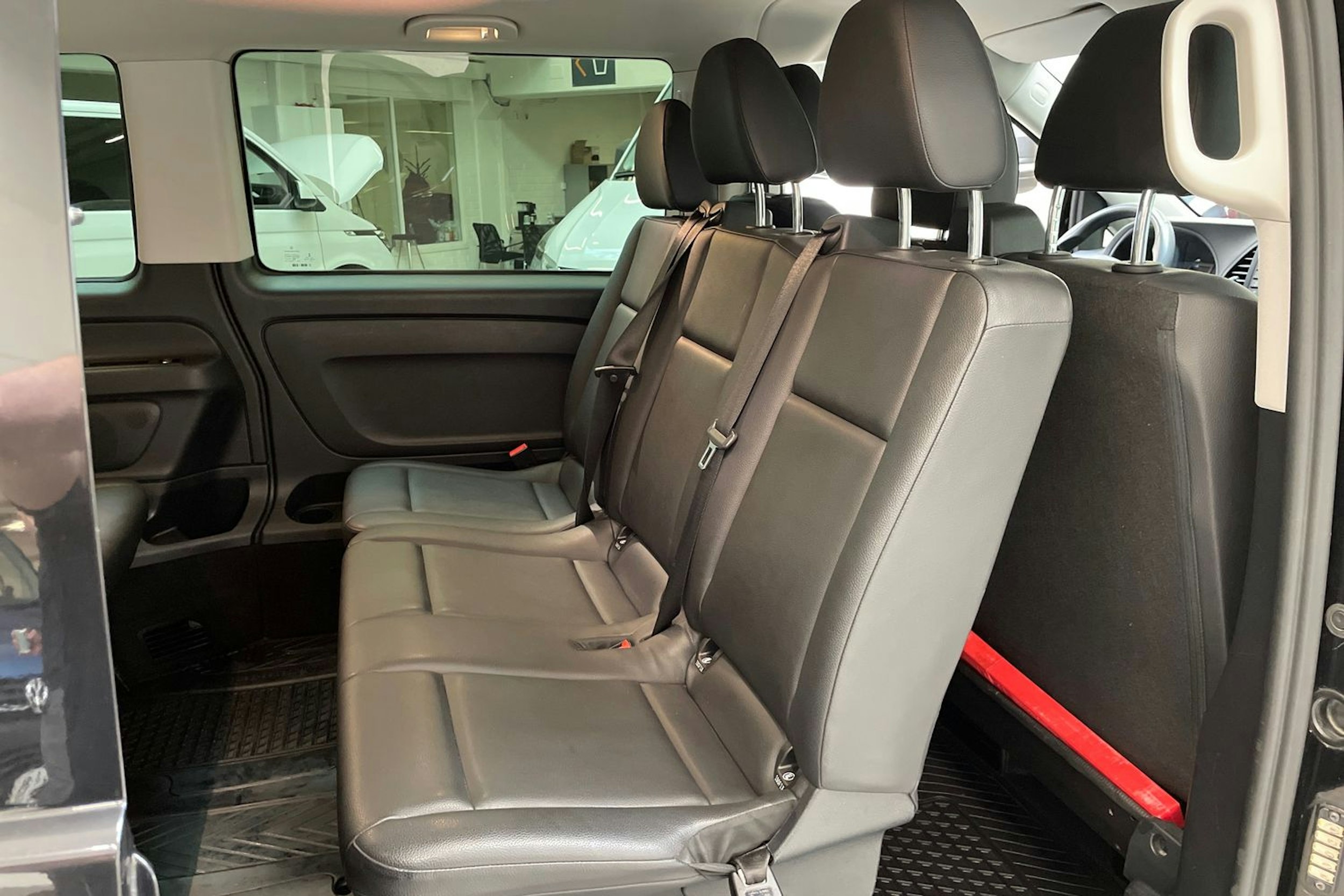 musta Mercedes-Benz Vito 2023 kuva 14.