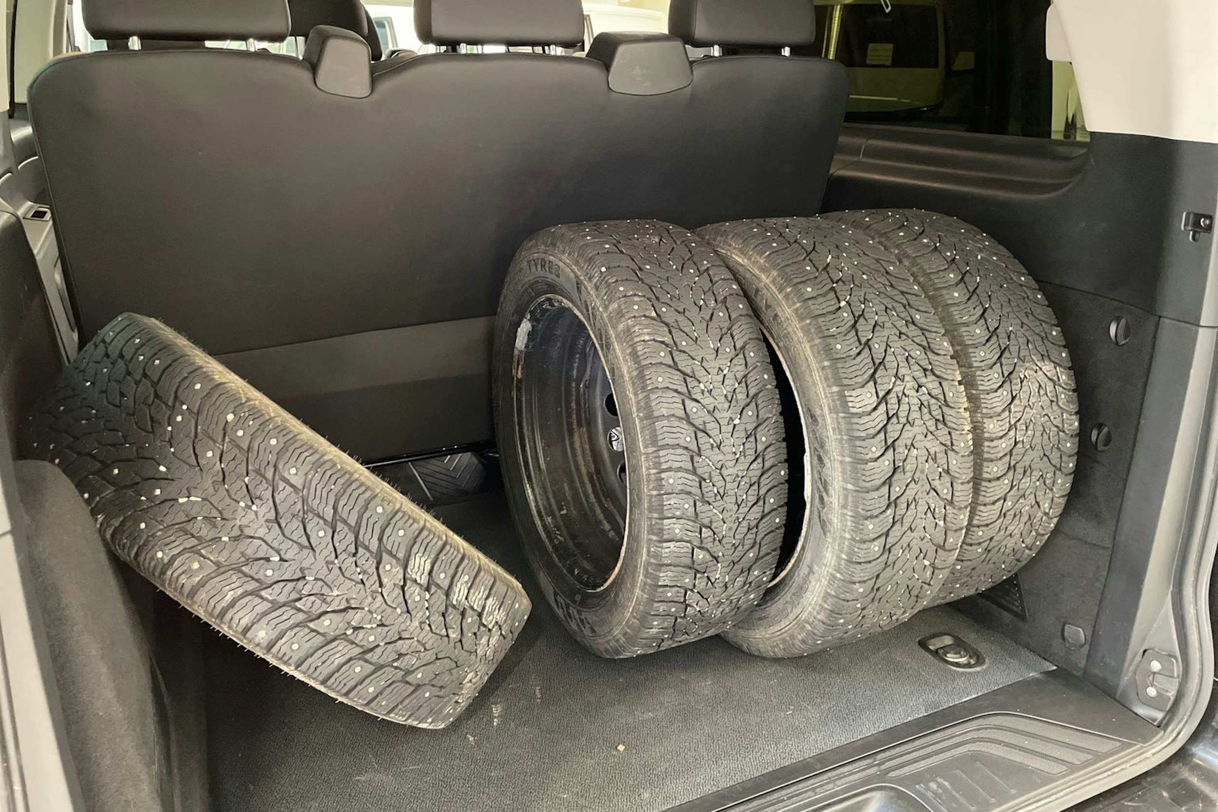 musta Mercedes-Benz Vito 2023 kuva 16.