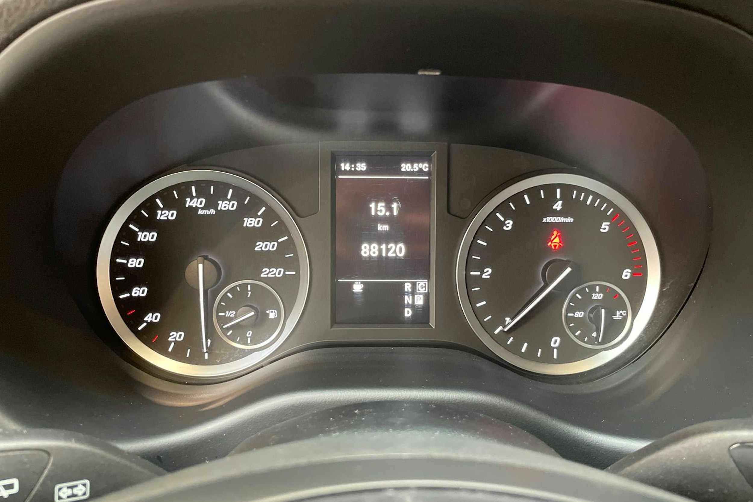 musta Mercedes-Benz Vito 2023 kuva 18.