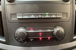 musta Mercedes-Benz Vito 2023 kuva 22.