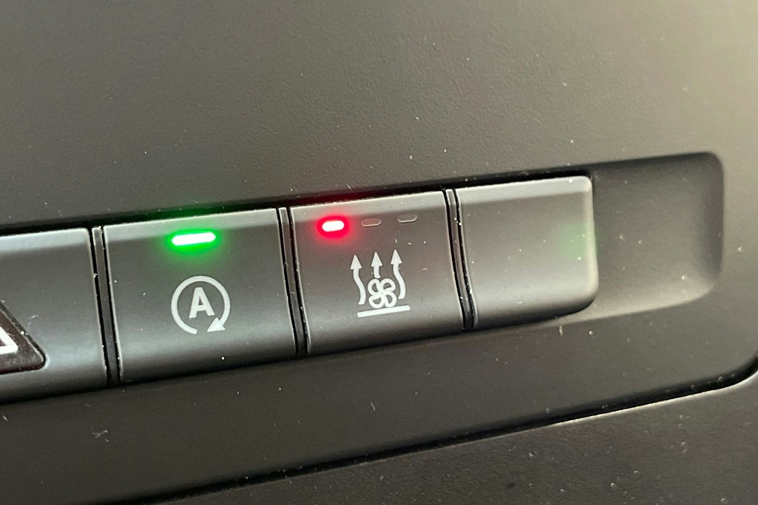 musta Mercedes-Benz Vito 2023 kuva 23.