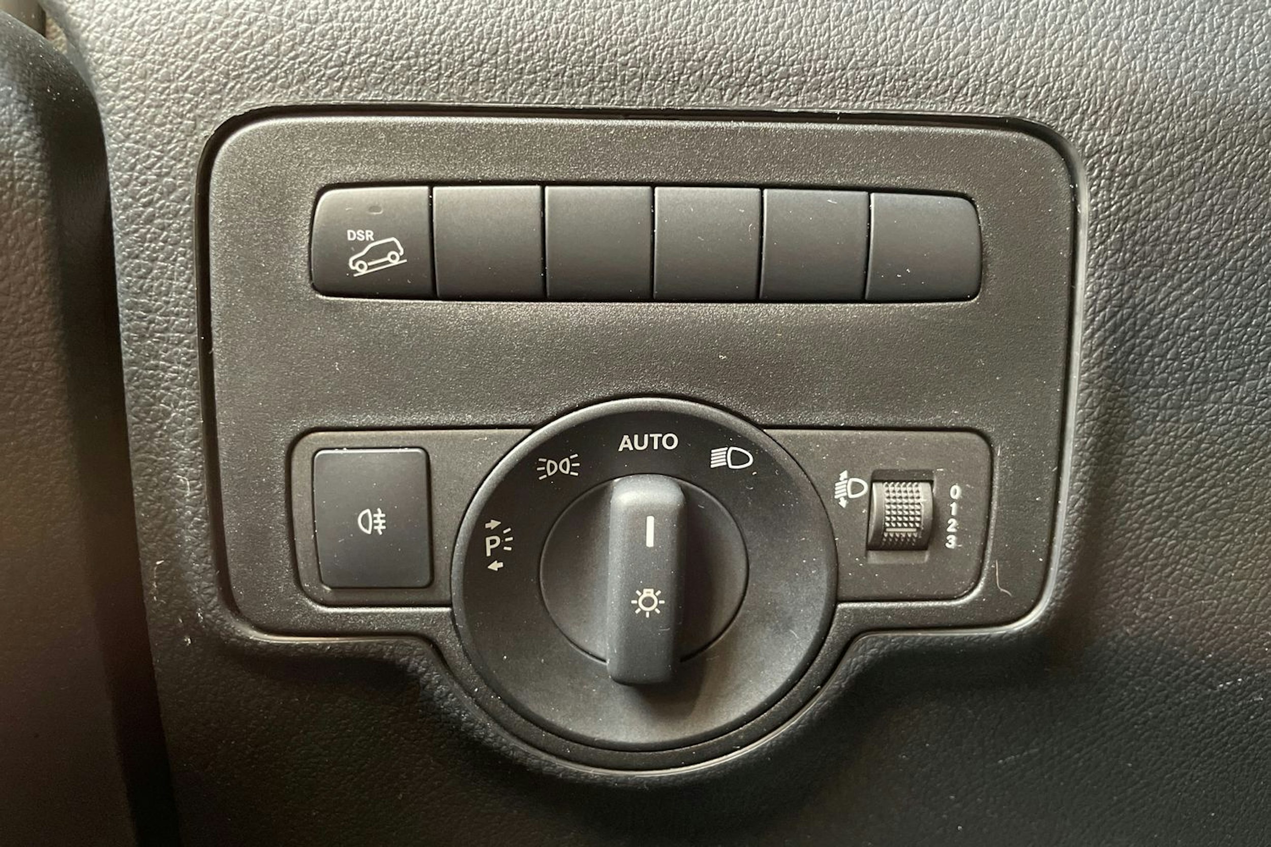 musta Mercedes-Benz Vito 2023 kuva 25.