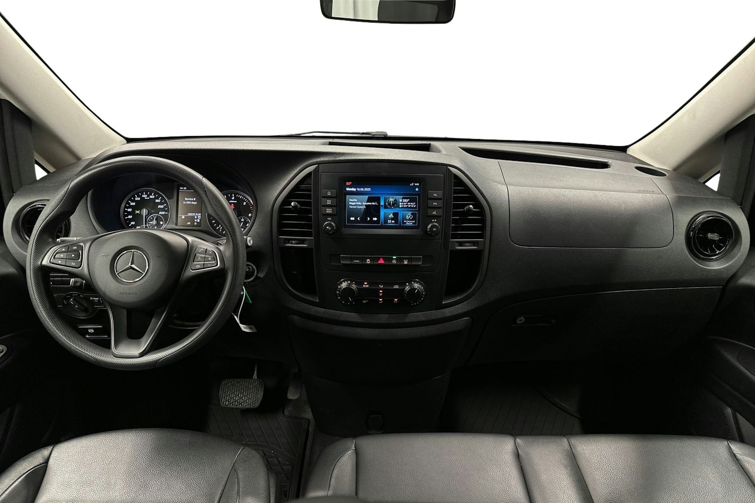 musta Mercedes-Benz Vito 2022 kuva 7.