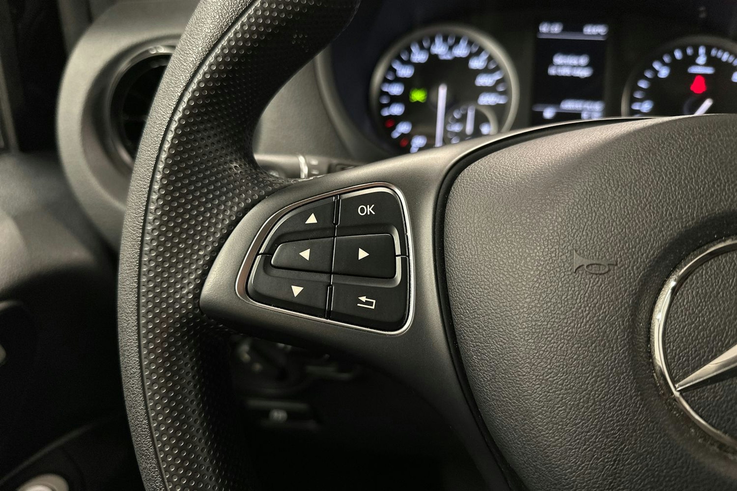 musta Mercedes-Benz Vito 2022 kuva 13.