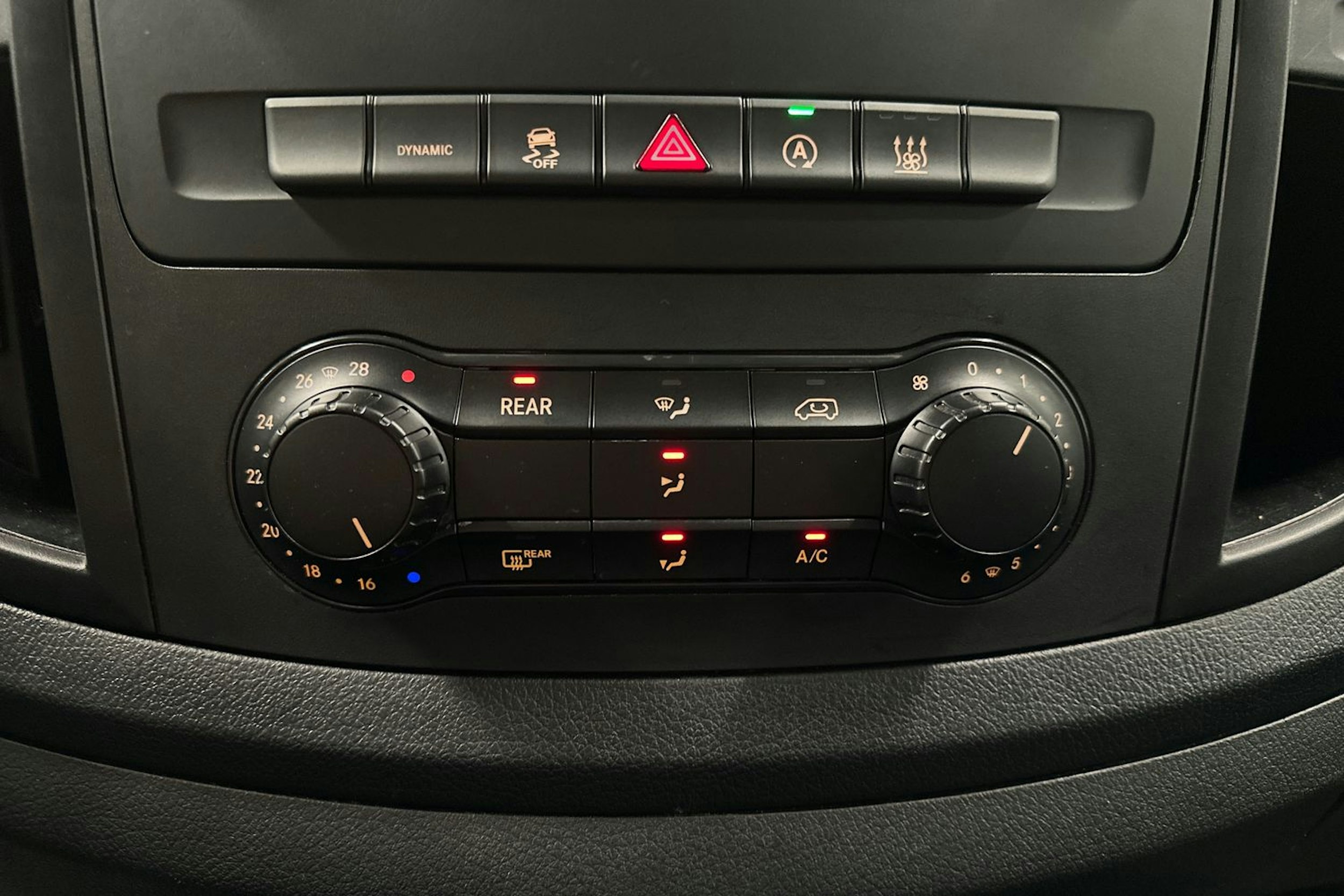 musta Mercedes-Benz Vito 2022 kuva 18.
