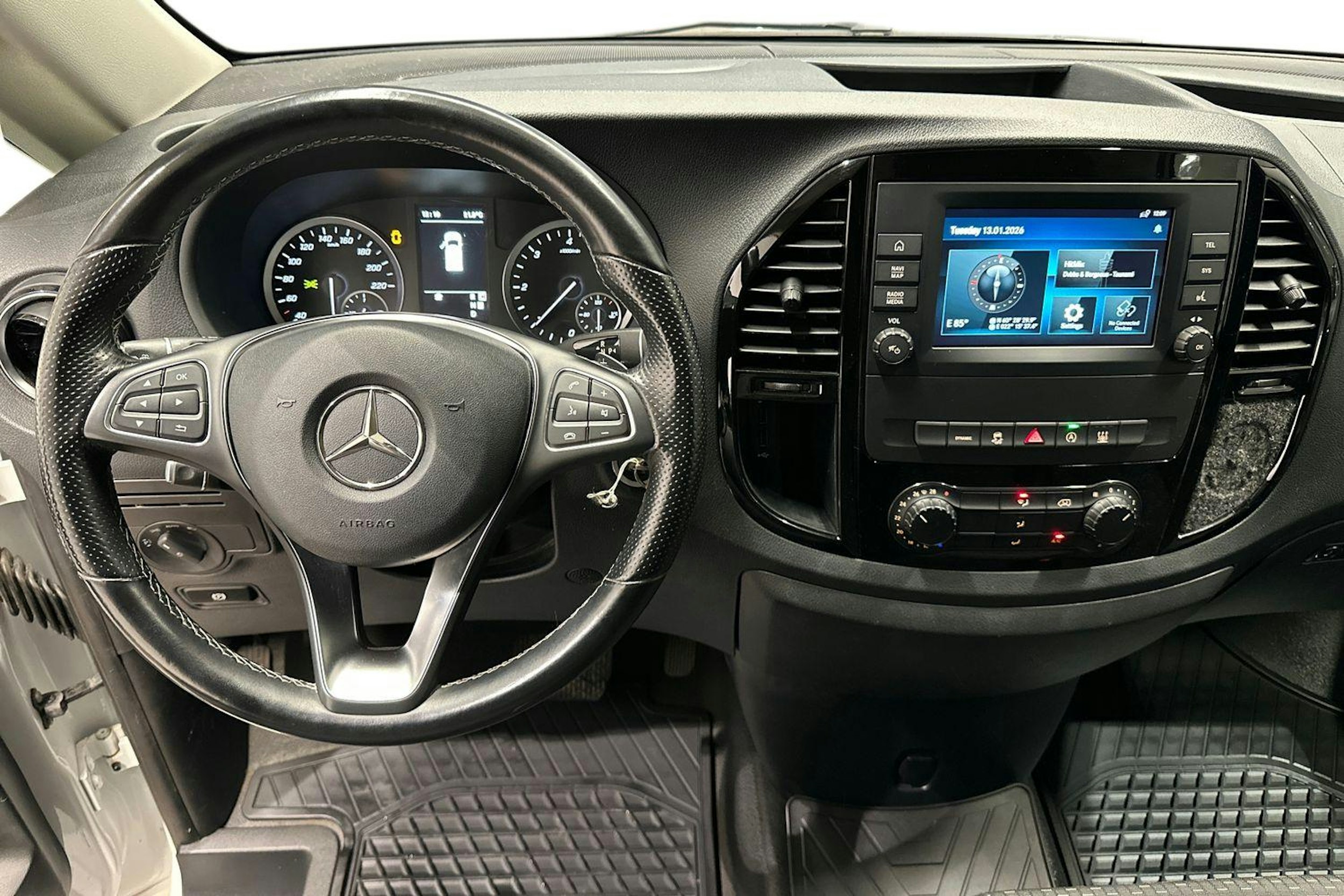 Valkoinen Mercedes-Benz VITO 2022 kuva 9.