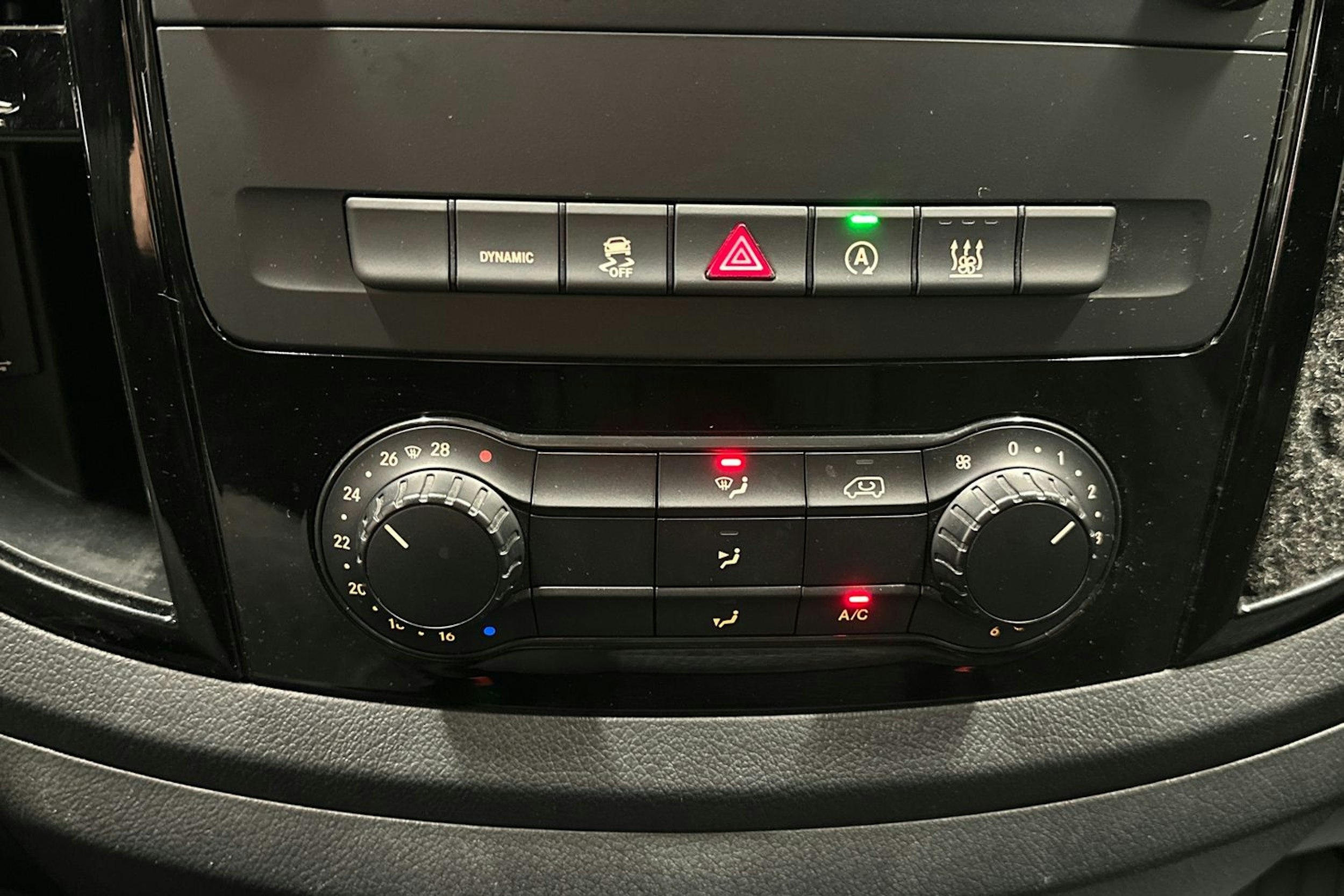 Valkoinen Mercedes-Benz VITO 2022 kuva 20.