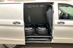 Valkoinen Mercedes-Benz VITO 2022 kuva 23.