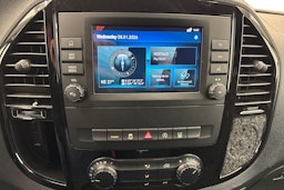 valkoinen Mercedes-Benz Vito 2022 kuva 9.