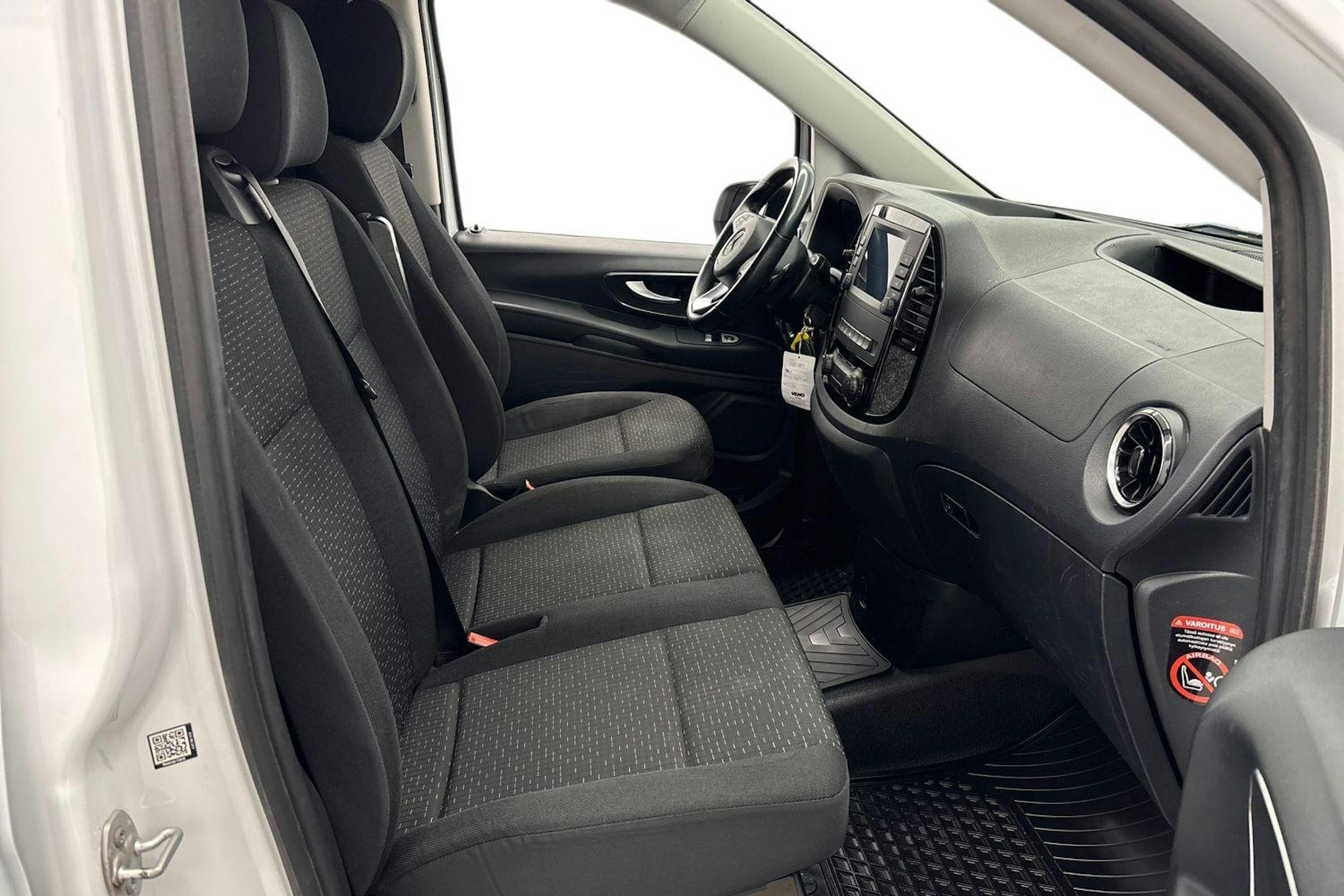valkoinen Mercedes-Benz Vito 2022 kuva 11.
