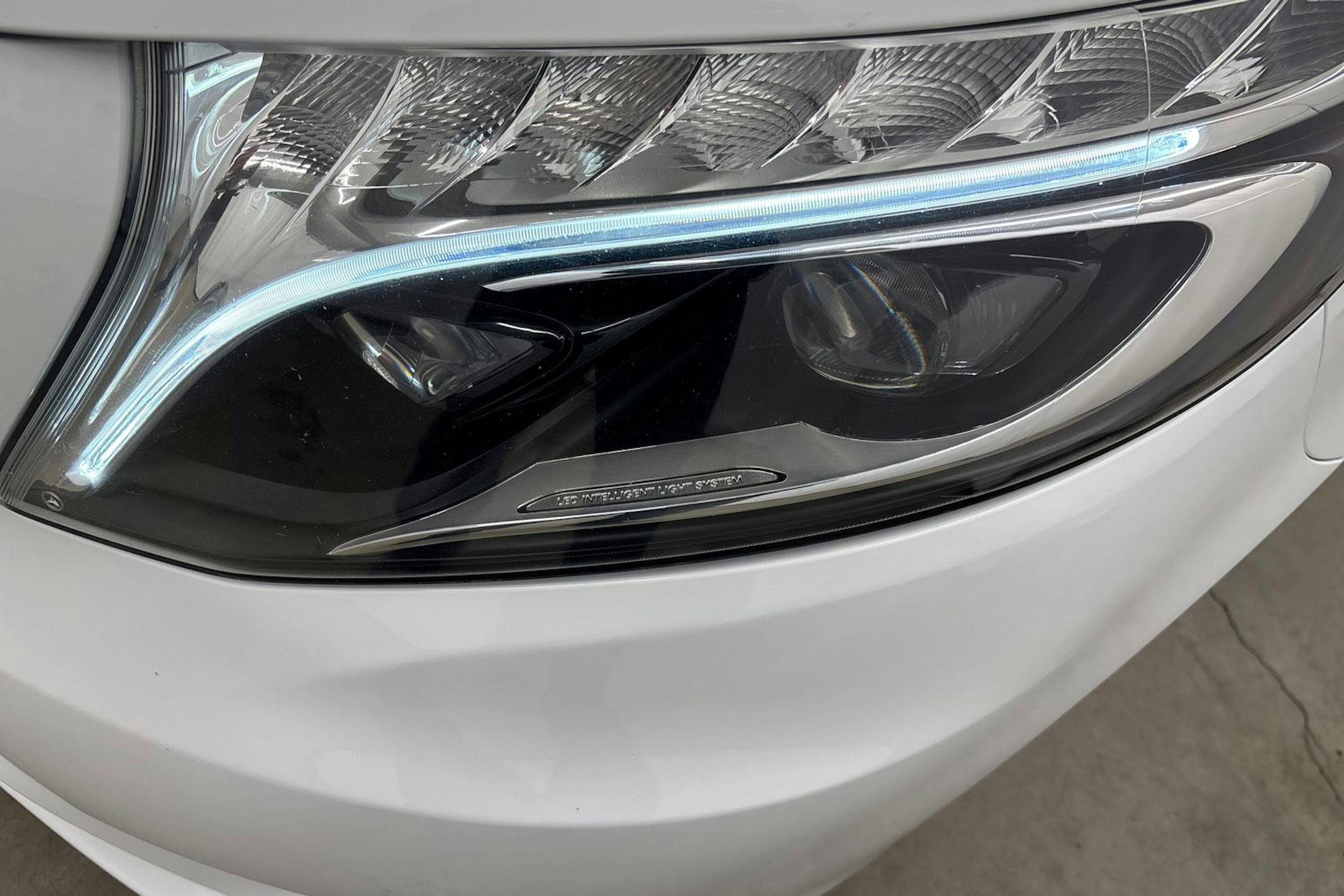 valkoinen Mercedes-Benz Vito 2022 kuva 13.