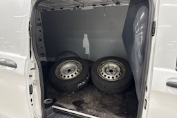 valkoinen Mercedes-Benz Vito 2022 kuva 13.