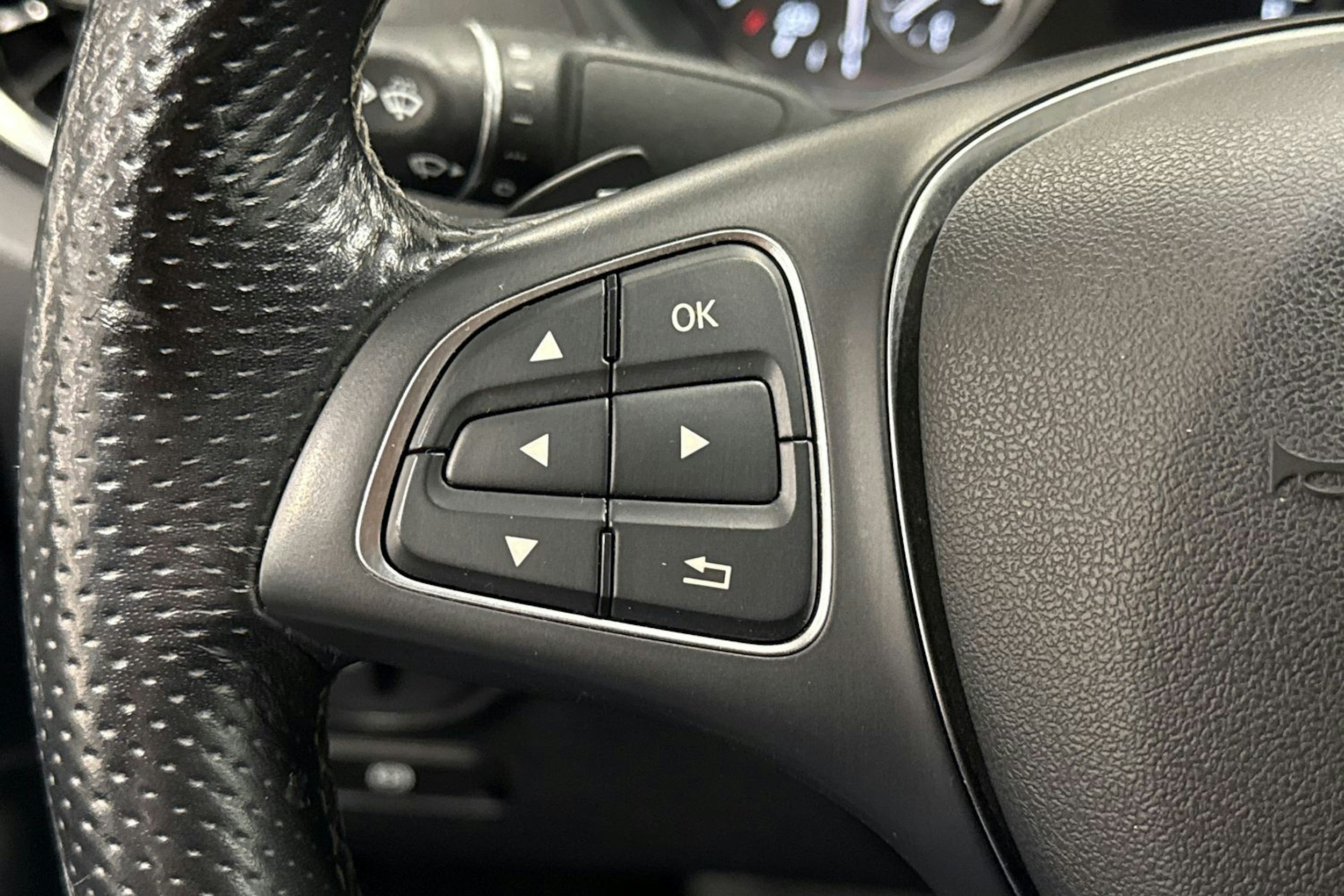 valkoinen Mercedes-Benz Vito 2022 kuva 16.