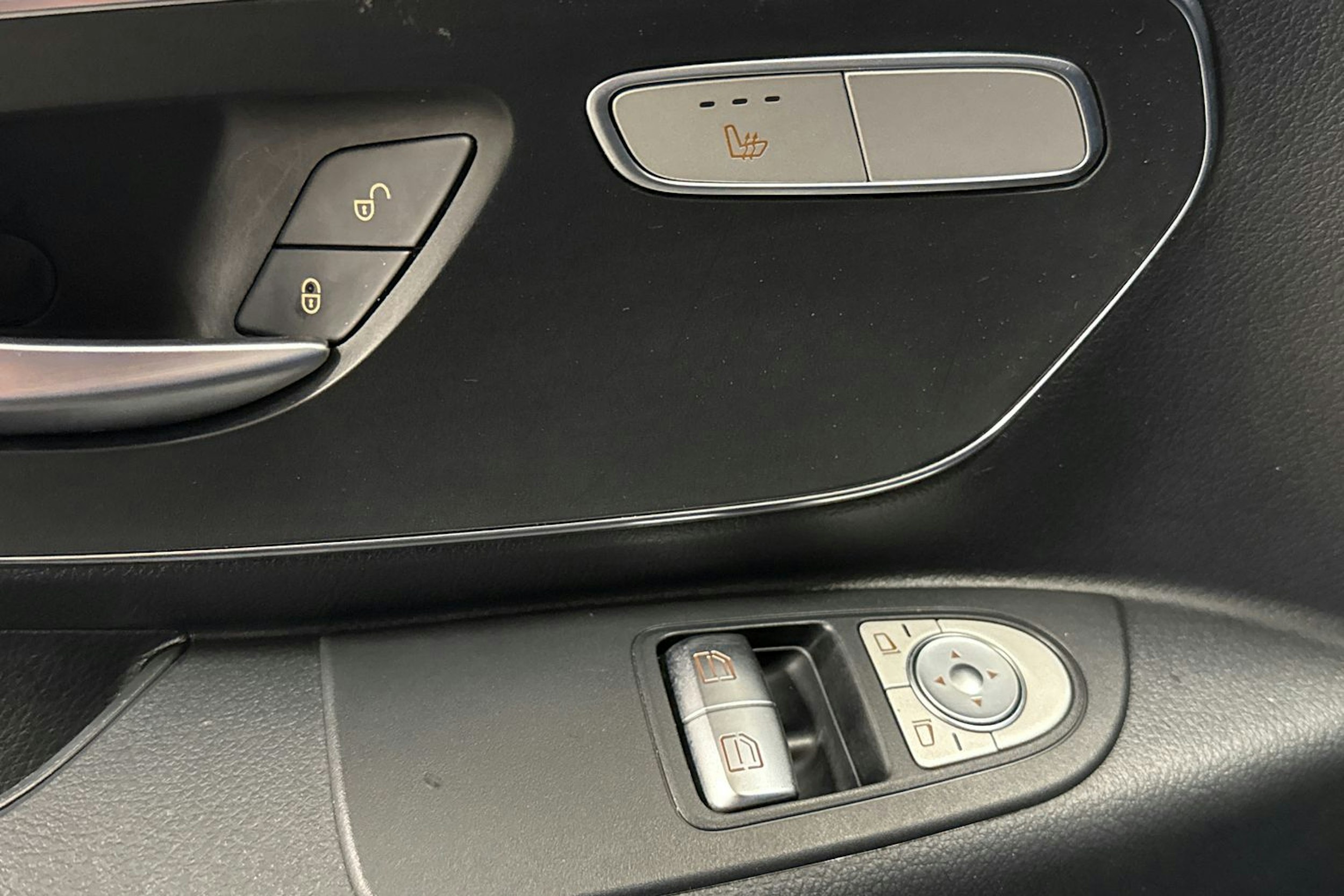 valkoinen Mercedes-Benz Vito 2022 kuva 21.