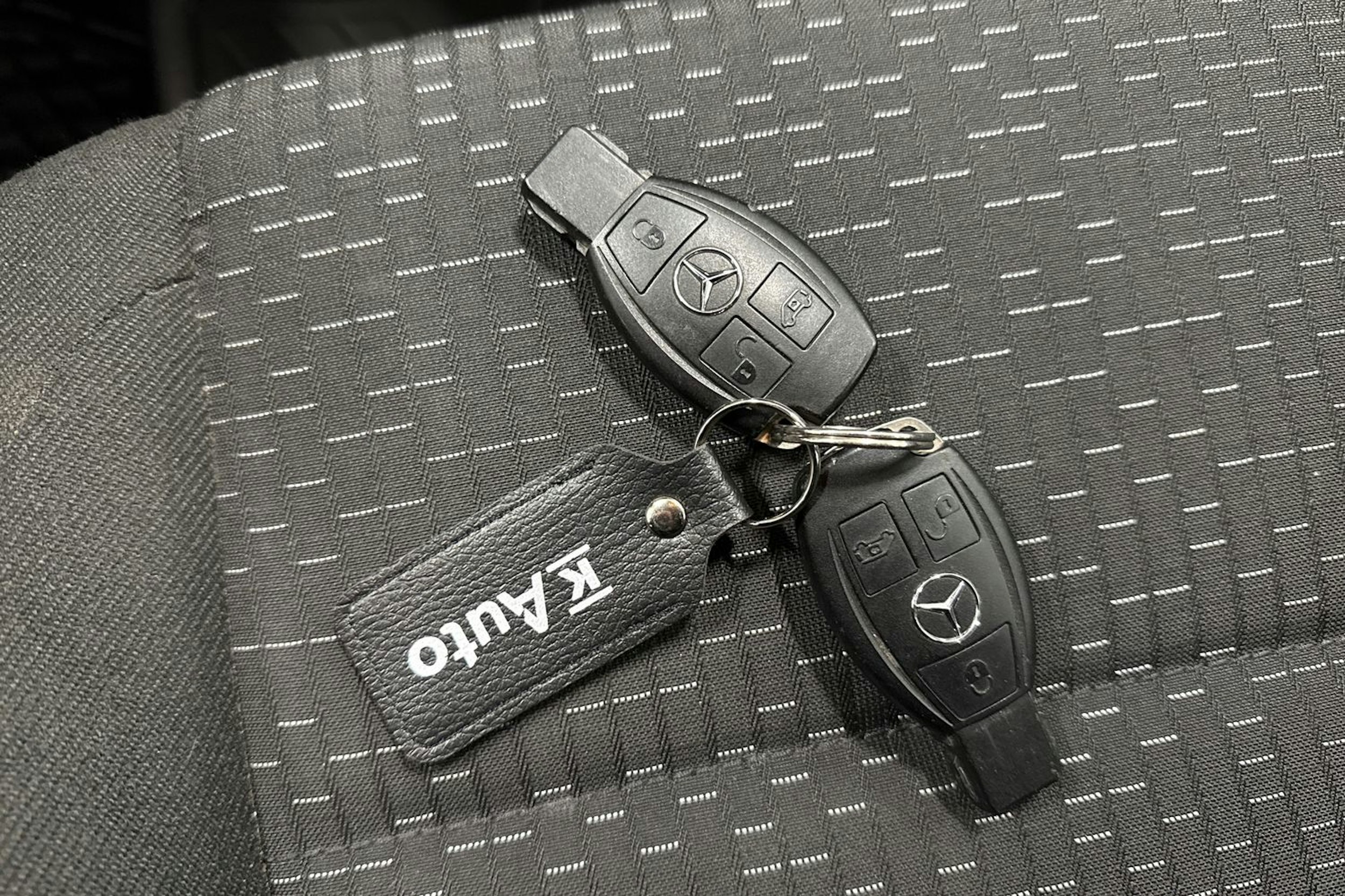 valkoinen Mercedes-Benz Vito 2022 kuva 22.