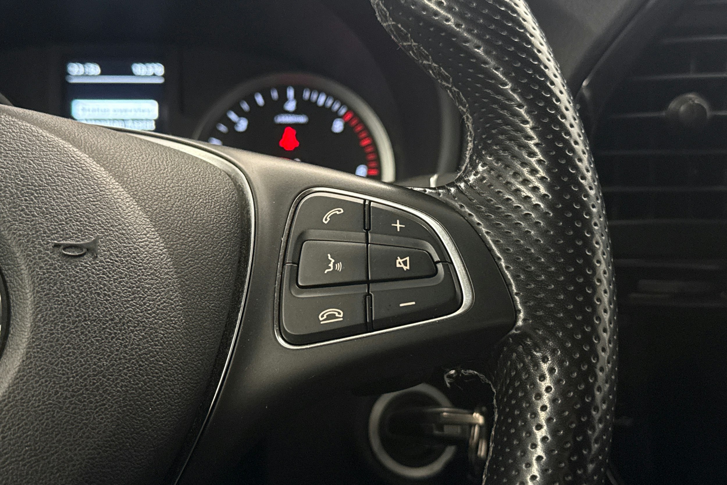 valkoinen Mercedes-Benz Vito 2022 kuva 17.