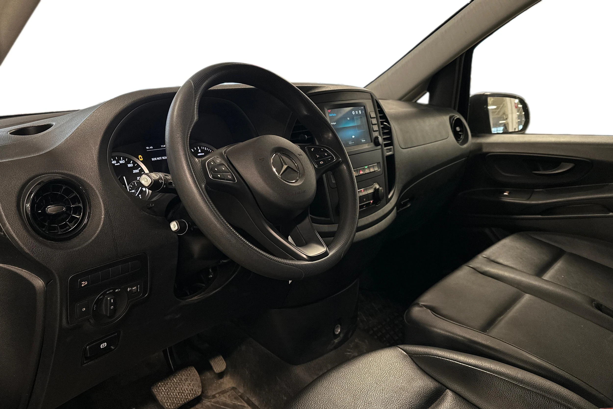 musta Mercedes-Benz Vito 2022 kuva 3.