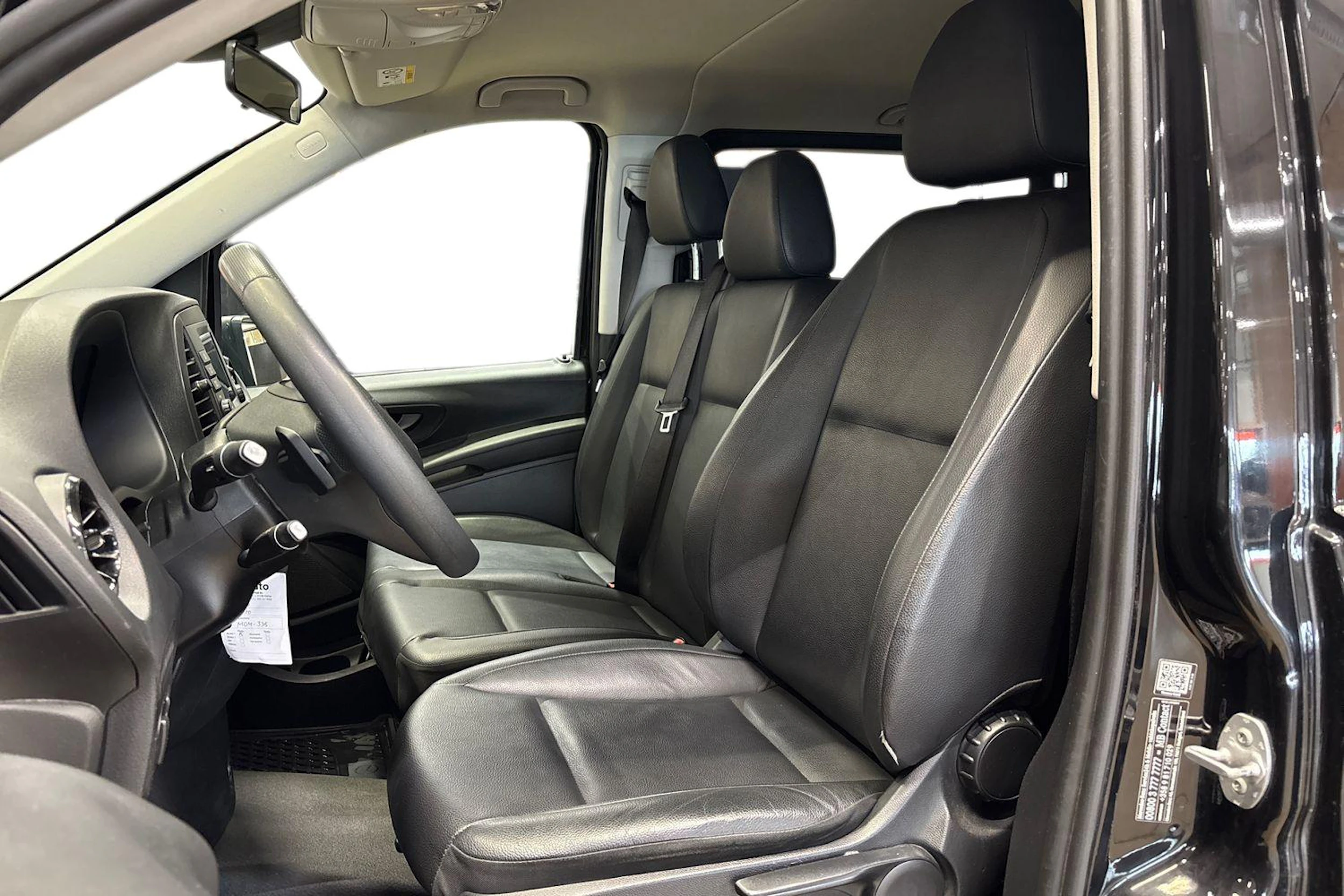 musta Mercedes-Benz Vito 2022 kuva 8.