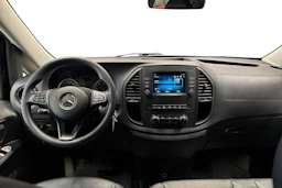 musta Mercedes-Benz Vito 2022 kuva 9.