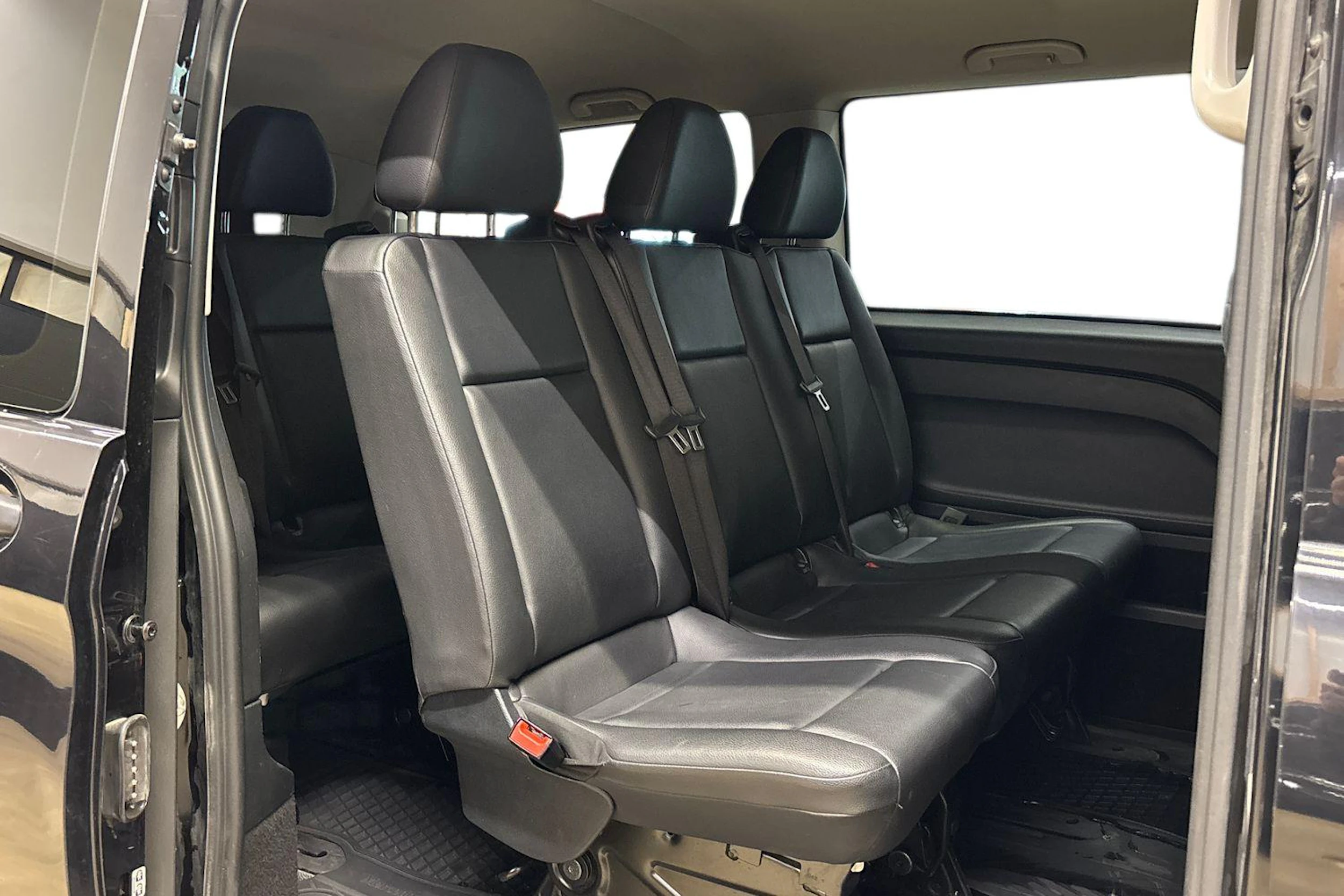 musta Mercedes-Benz Vito 2022 kuva 11.