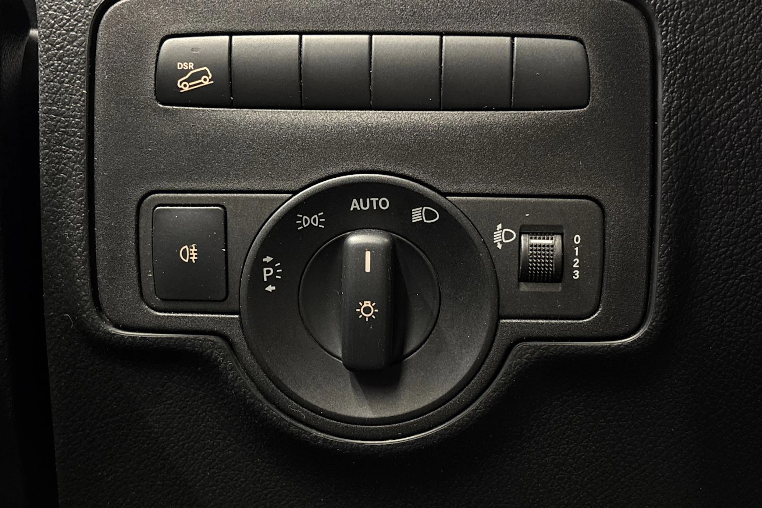 musta Mercedes-Benz Vito 2022 kuva 15.