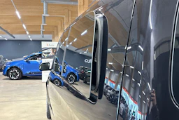 musta Mercedes-Benz Vito 2022 kuva 28.