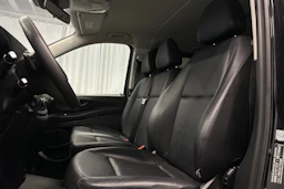 musta Mercedes-Benz Vito 2022 kuva 12.