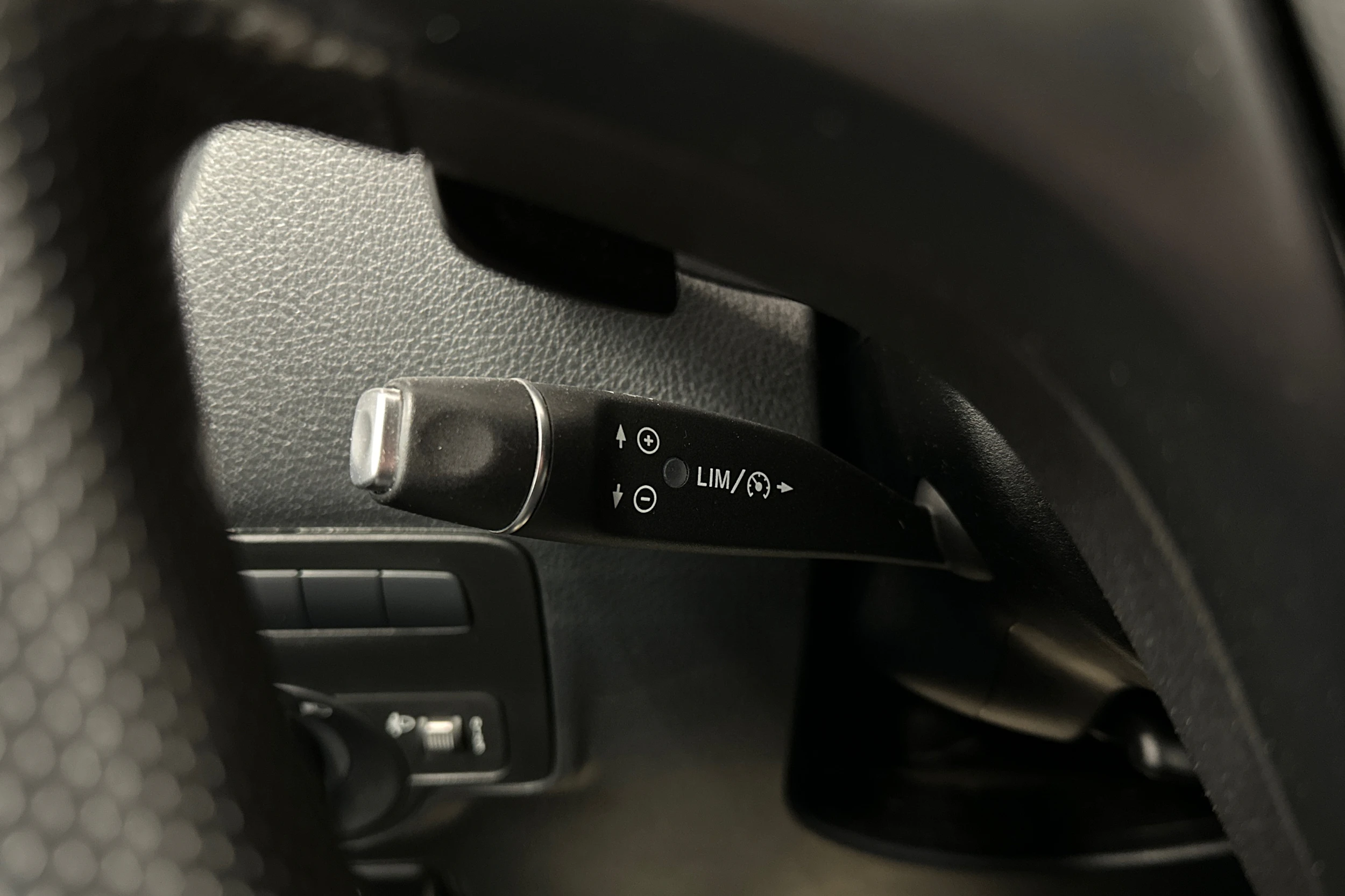 musta Mercedes-Benz Vito 2022 kuva 18.