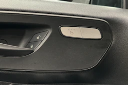 musta Mercedes-Benz Vito 2022 kuva 23.