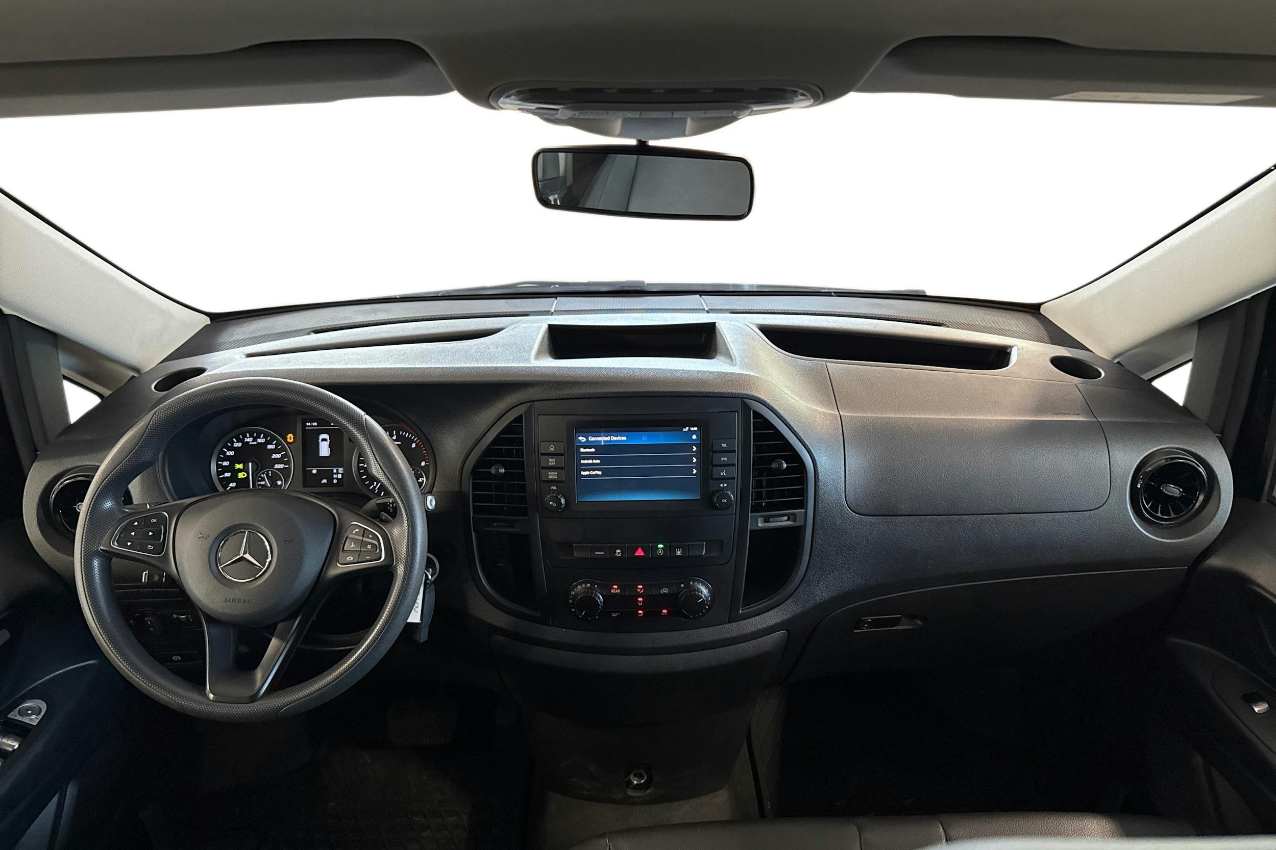 musta Mercedes-Benz Vito 2022 kuva 3.