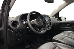 musta Mercedes-Benz Vito 2023 kuva 6.