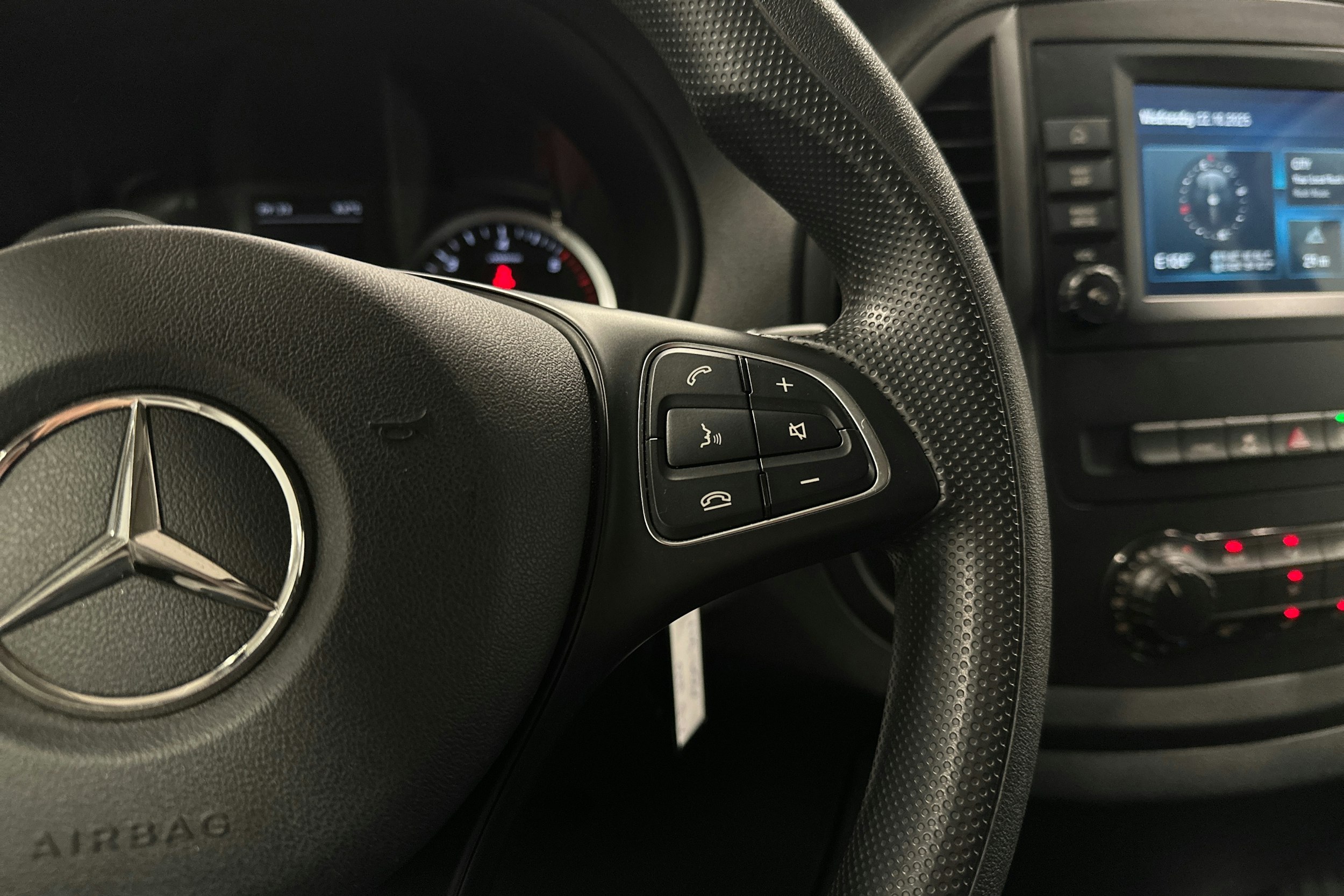 musta Mercedes-Benz Vito 2023 kuva 13.