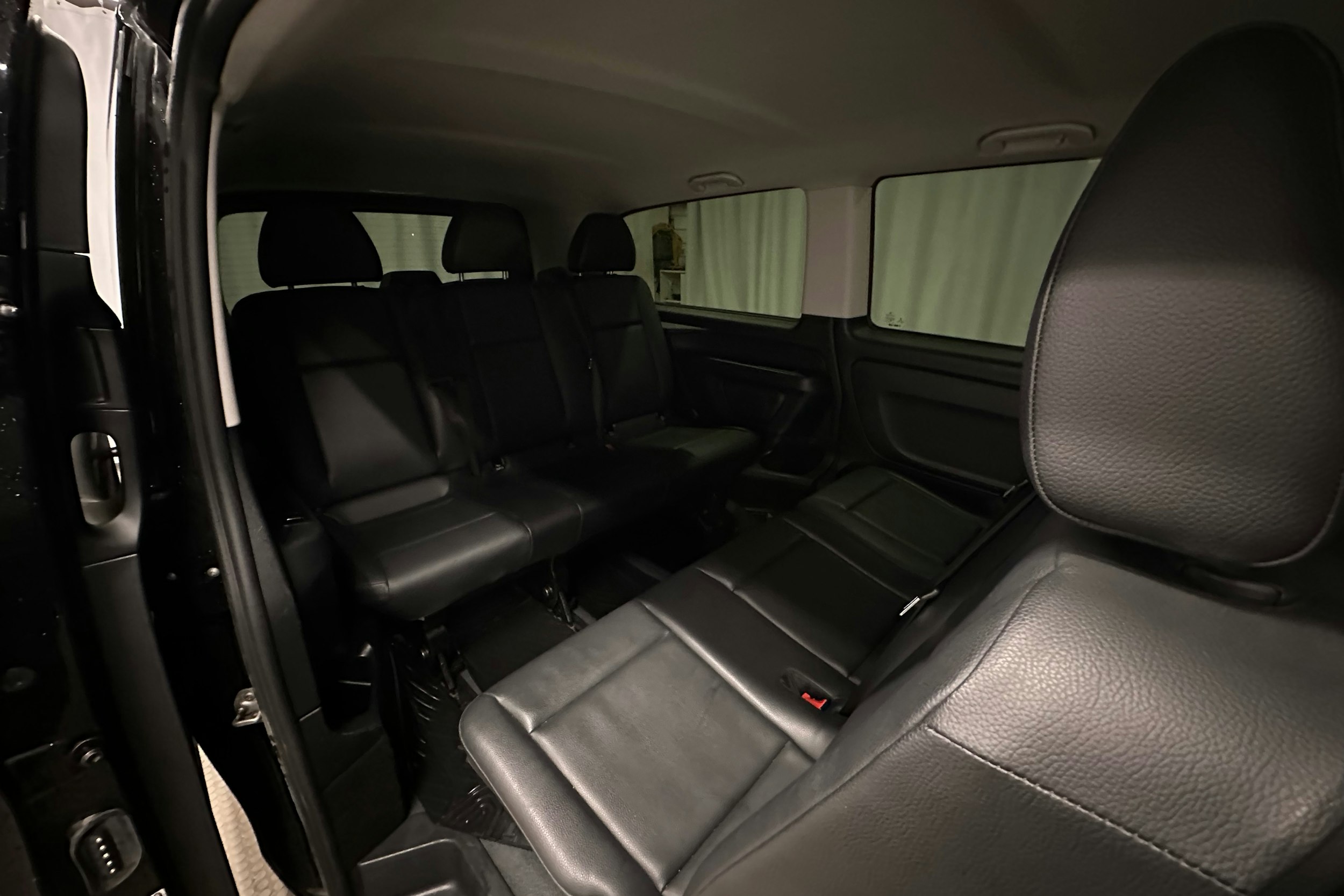 musta Mercedes-Benz Vito 2023 kuva 22.