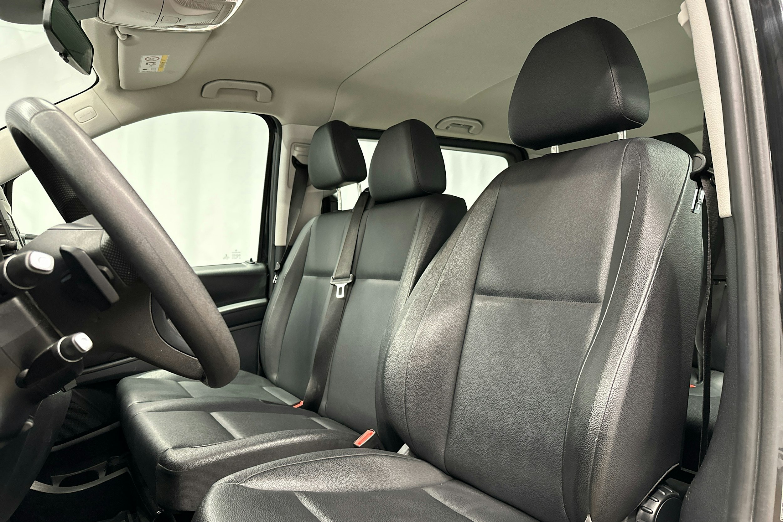 musta Mercedes-Benz Vito 2022 kuva 8.