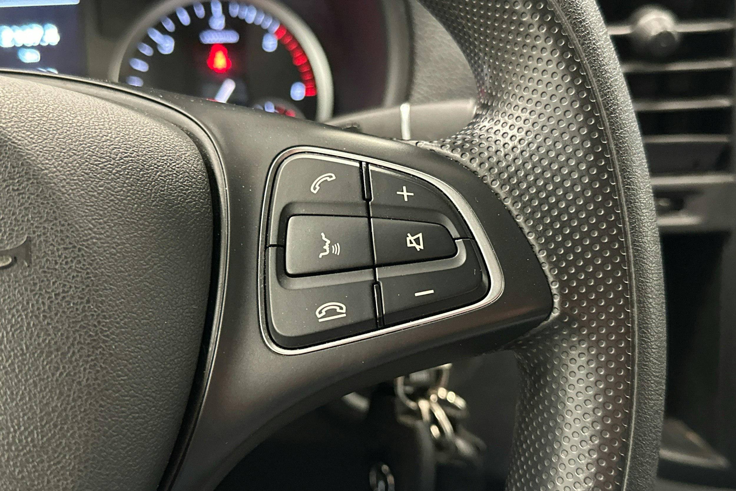 musta Mercedes-Benz Vito 2022 kuva 13.