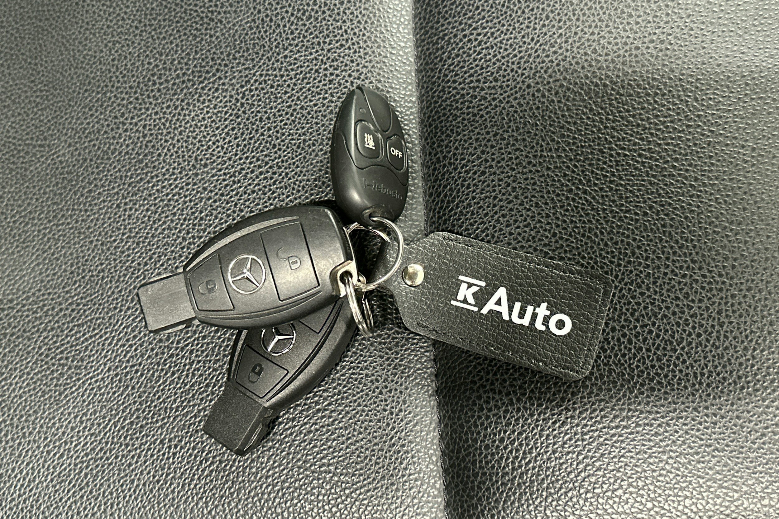 musta Mercedes-Benz Vito 2022 kuva 24.