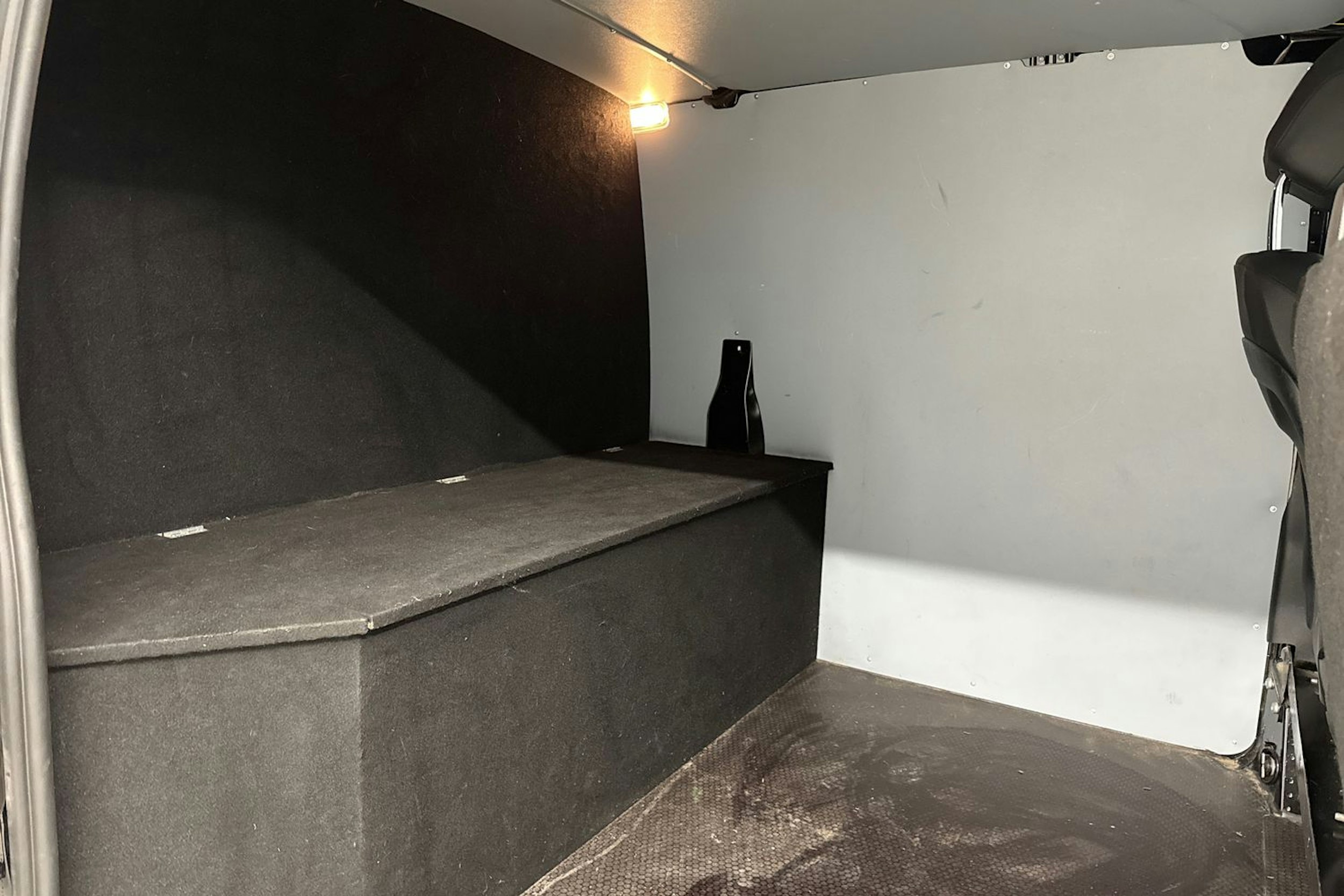 musta Mercedes-Benz Vito 2022 kuva 13.