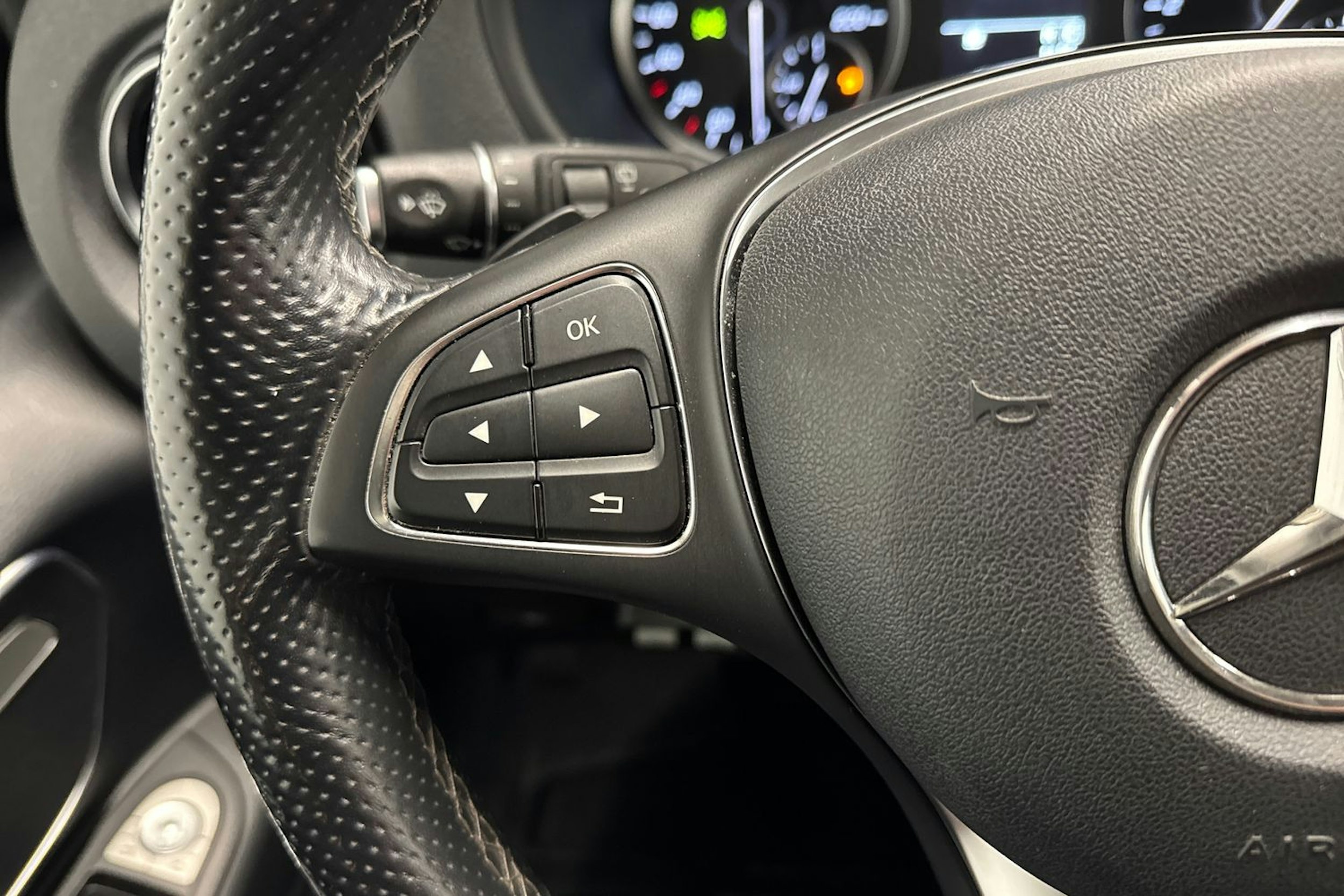 musta Mercedes-Benz Vito 2022 kuva 16.