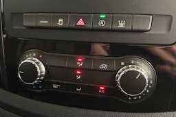 musta Mercedes-Benz Vito 2022 kuva 22.