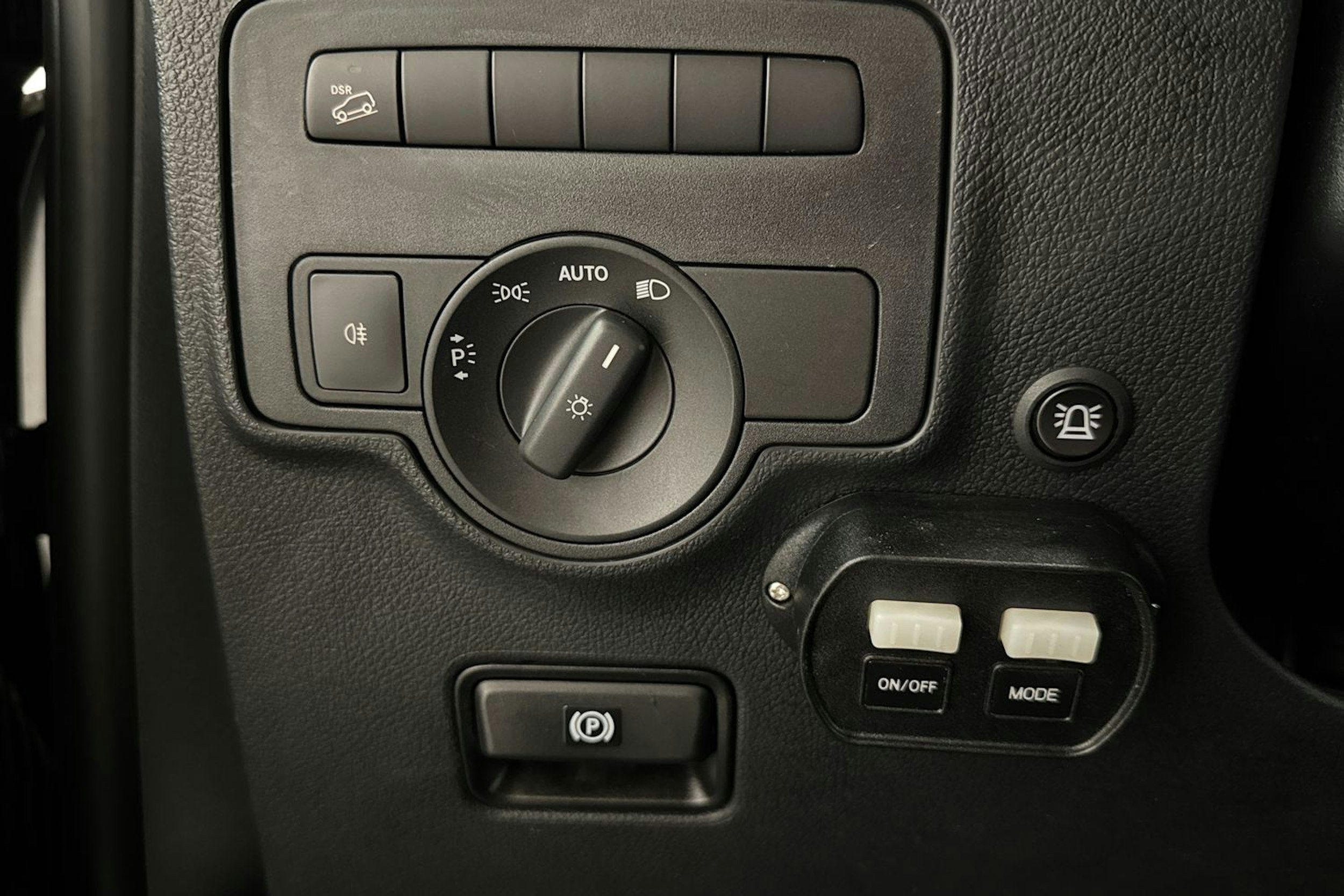 musta Mercedes-Benz Vito 2022 kuva 23.