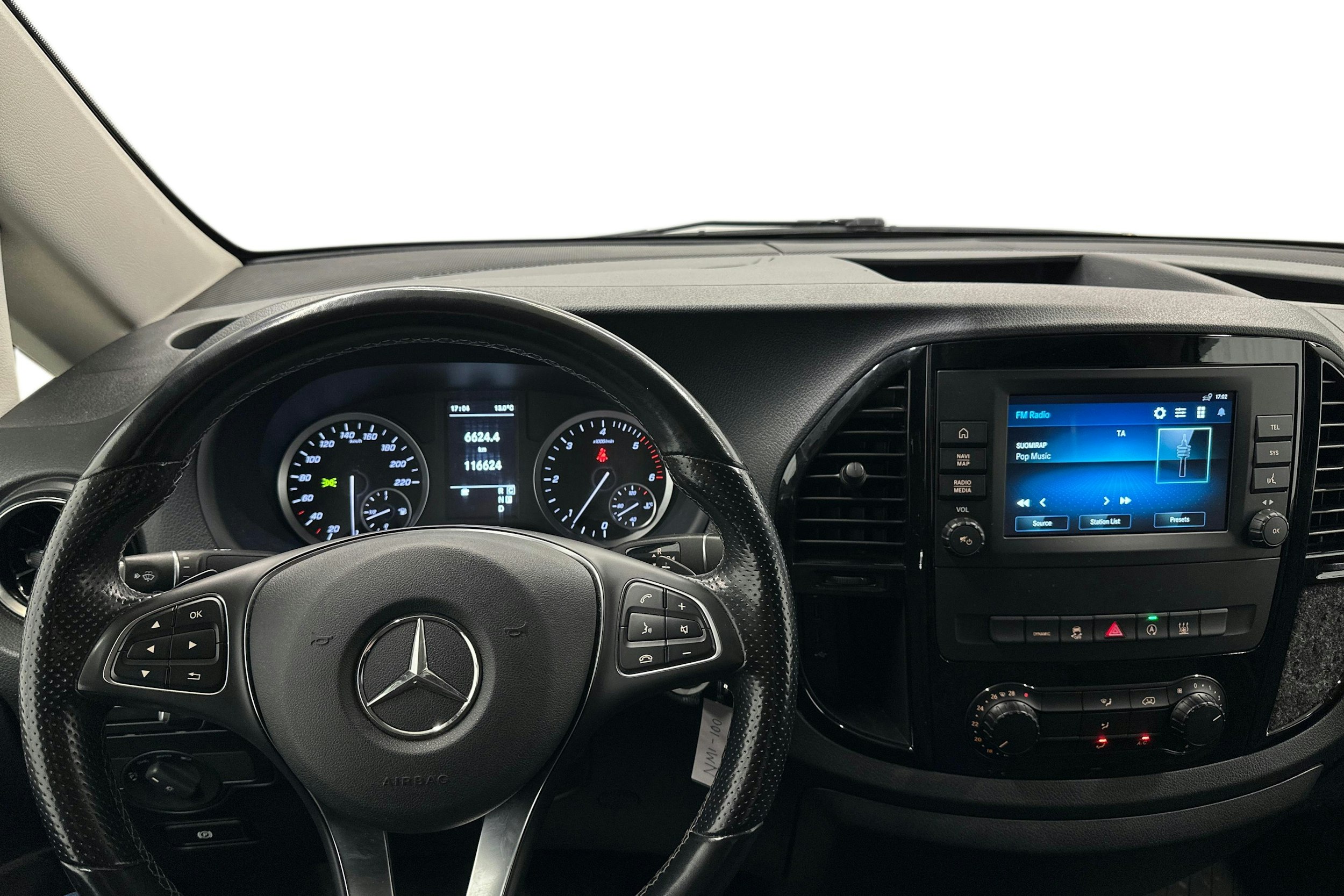 valkoinen Mercedes-Benz Vito 2022 kuva 12.