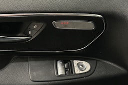 valkoinen Mercedes-Benz Vito 2022 kuva 13.