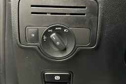 valkoinen Mercedes-Benz Vito 2022 kuva 15.