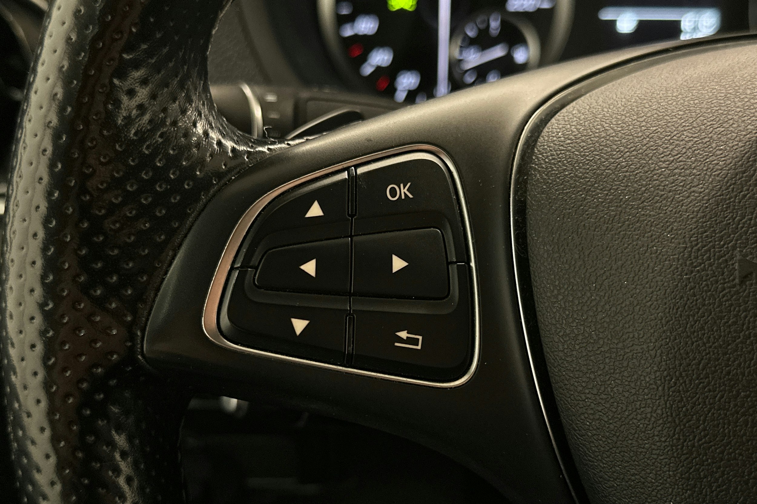 valkoinen Mercedes-Benz Vito 2022 kuva 18.