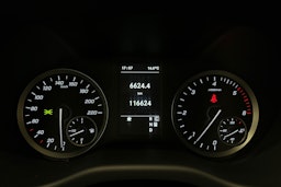 valkoinen Mercedes-Benz Vito 2022 kuva 20.