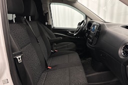 valkoinen Mercedes-Benz Vito 2022 kuva 25.
